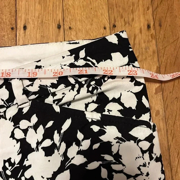 Floral Bermudas - Picture 6 of 9